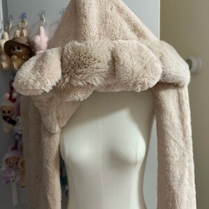 Cozy Cream Faux Fur Hooded Scarf